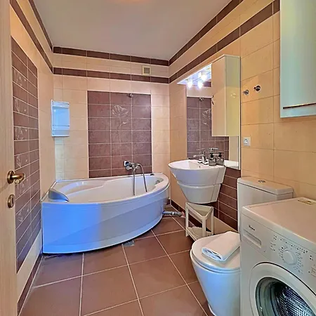Coroni Seasons With Panoramic View *