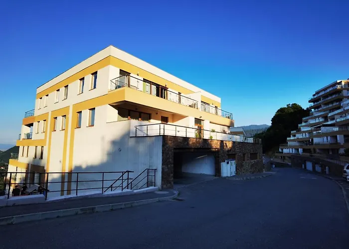 Coroni 2 - Jacuzzi Privat & Panoramica * Braşov